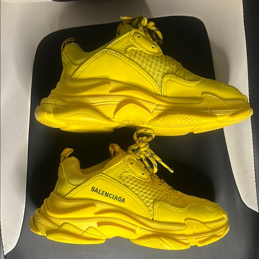 Balenciaga Kids Yellow Sneakers Size 32 US 1 - Picture 4 of 17